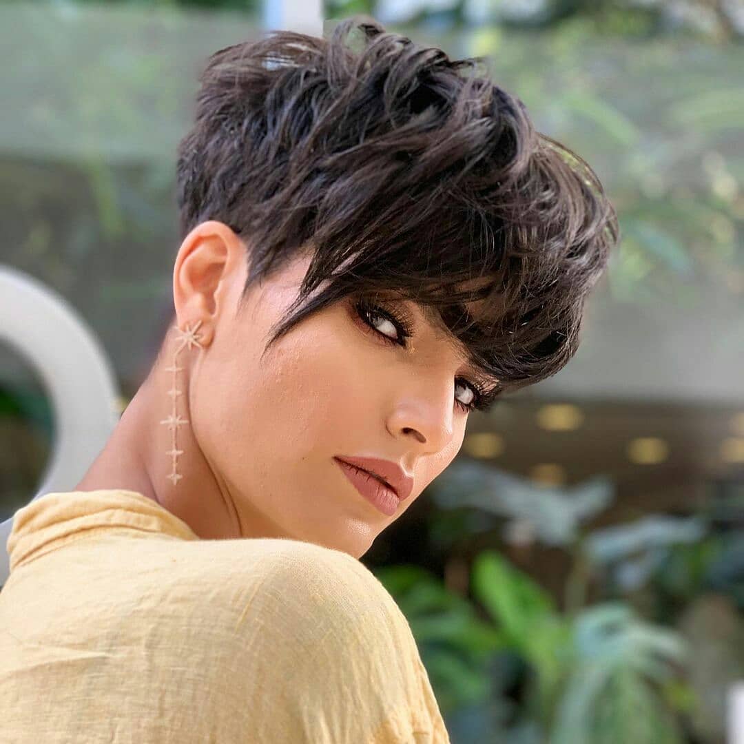 Stylish short haircuts and short hair style for women 2021-2022
