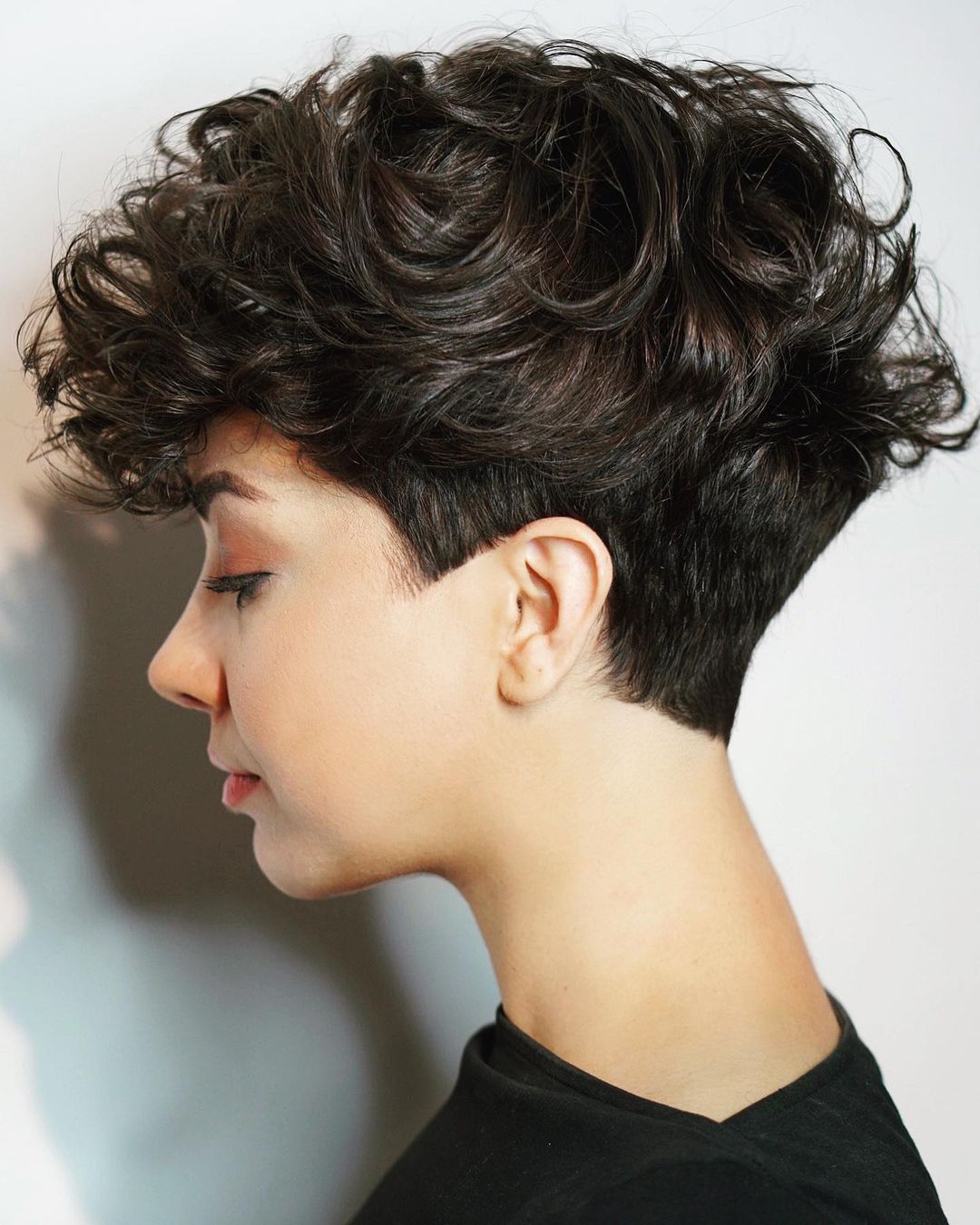 Stylish short haircuts and short hair style for women 2021-2022
