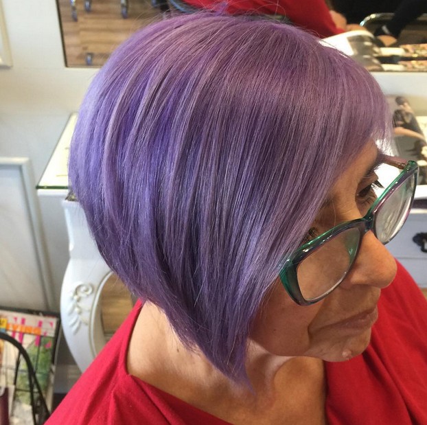 Short purple hairstyle for older women above 60