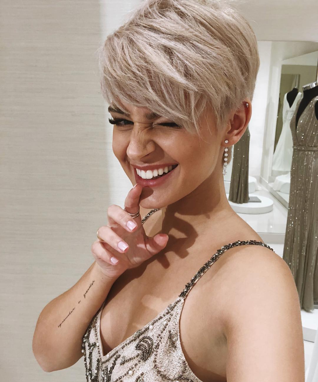 Short hairstyles, women are simple hair for short hair