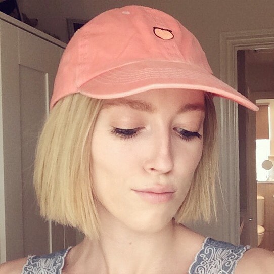 Bobb bob cut straight with a hat