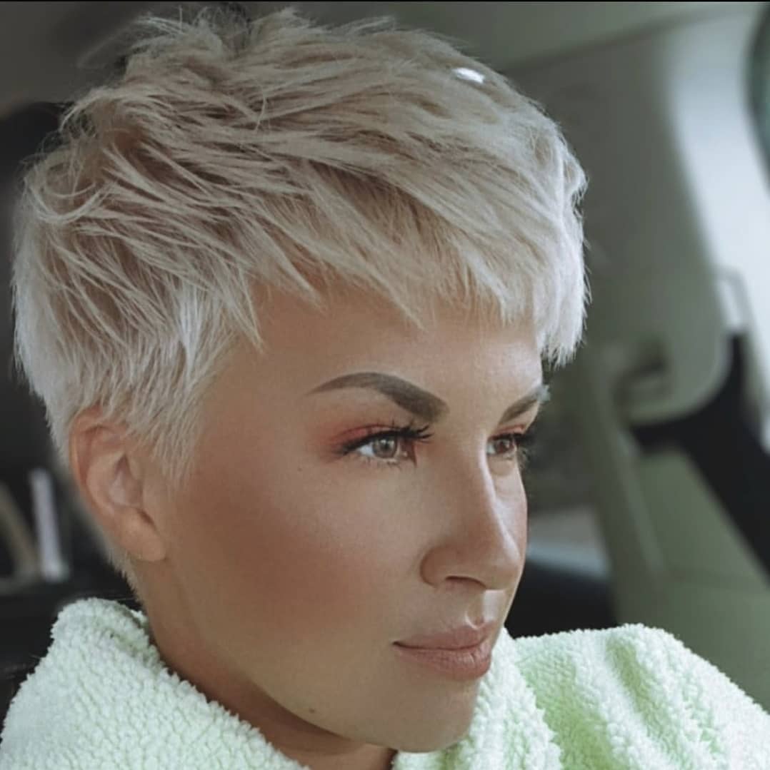Simple short haircuts for thick hair - short hairstyle trends women