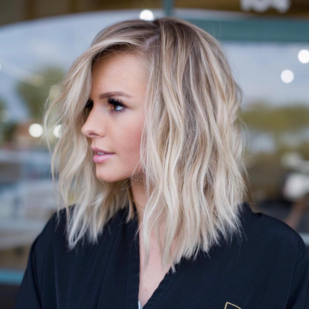Simple hair styles for women, cutting the shoulder hair with thick hair Simple hair styles for women, cutting the shoulder hair with thick hair