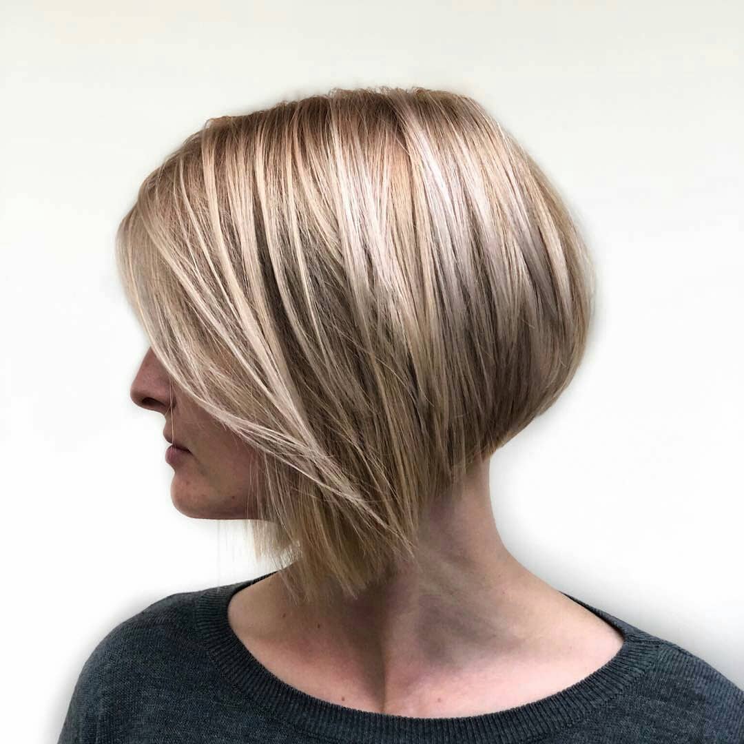 Short Bob's straight hair cut - short hairstyle for women for thick hair Short Bob's straight hair cut - short hairstyle for women for thick hair