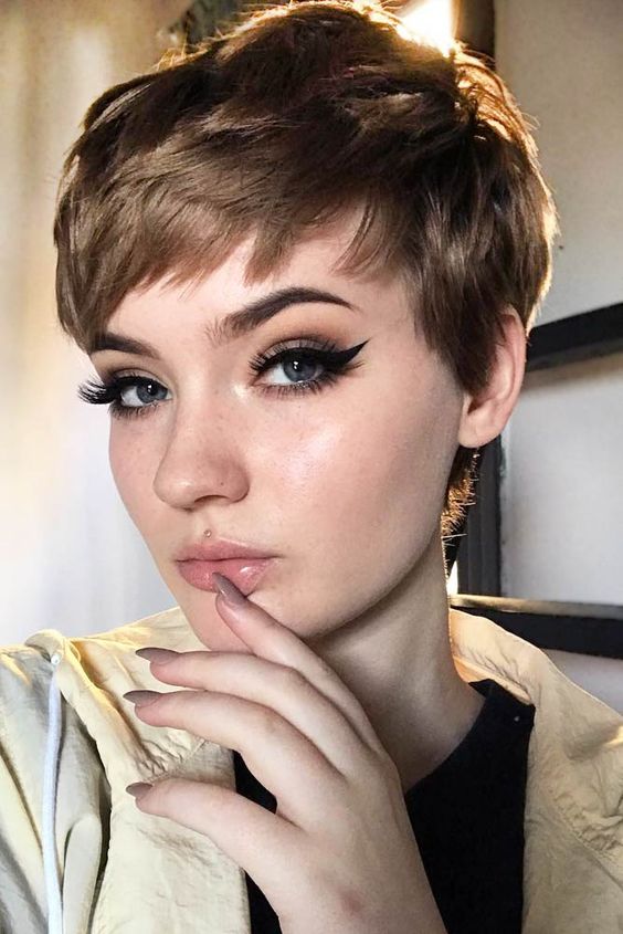 Elegant, easy haircut for women - nice short hairstyle ideas Elegant, easy haircut for women - nice short hairstyle ideas
