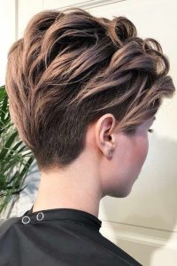 10 Easy Short Hairstyles for Women