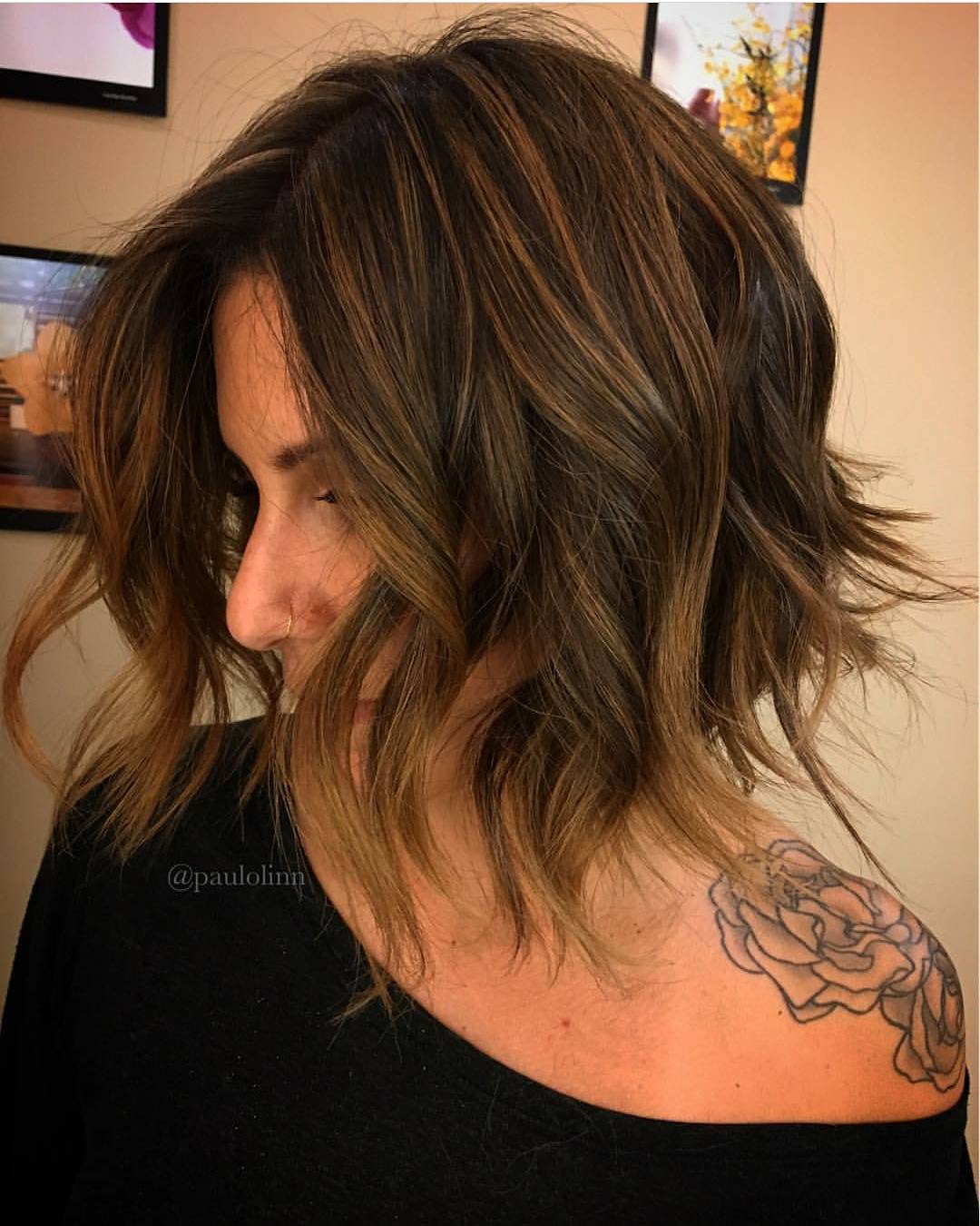 Elegant wavy hair styles - the length of the shoulder shaving the hair is wavy for women and girls Elegant wavy hair styles - the length of the shoulder shaving the hair is wavy for women and girls