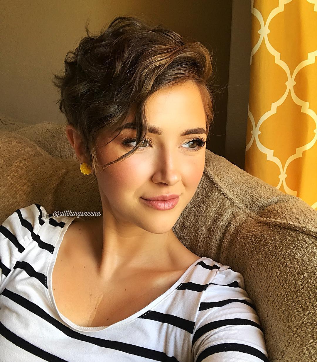 Wonderful short haircuts with explosions, and short female style Wonderful short haircuts with explosions, and short female style