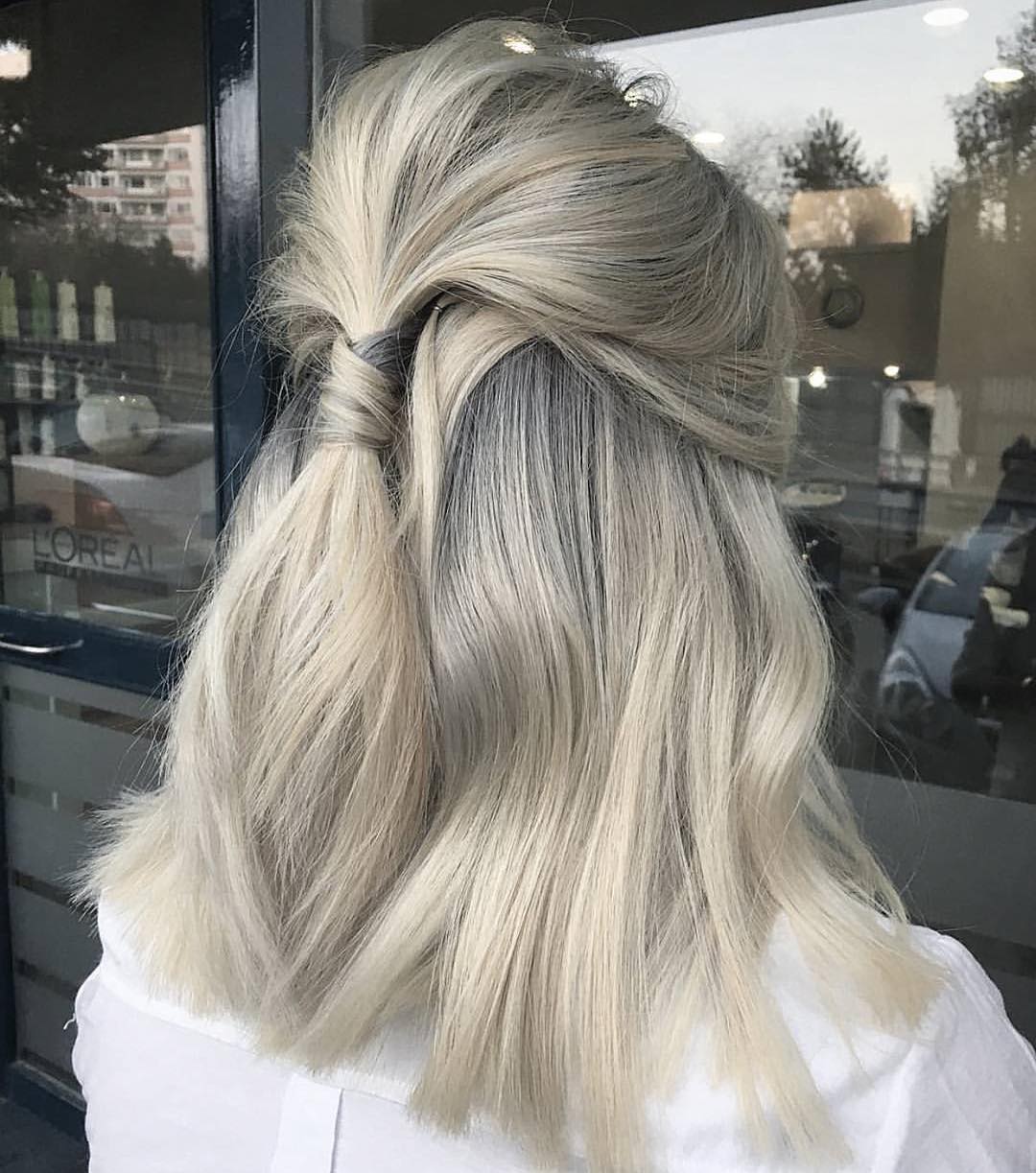 Modern ponytail hairstyle for long hair, easy horse tail Modern ponytail hairstyle for long hair, easy horse tail
