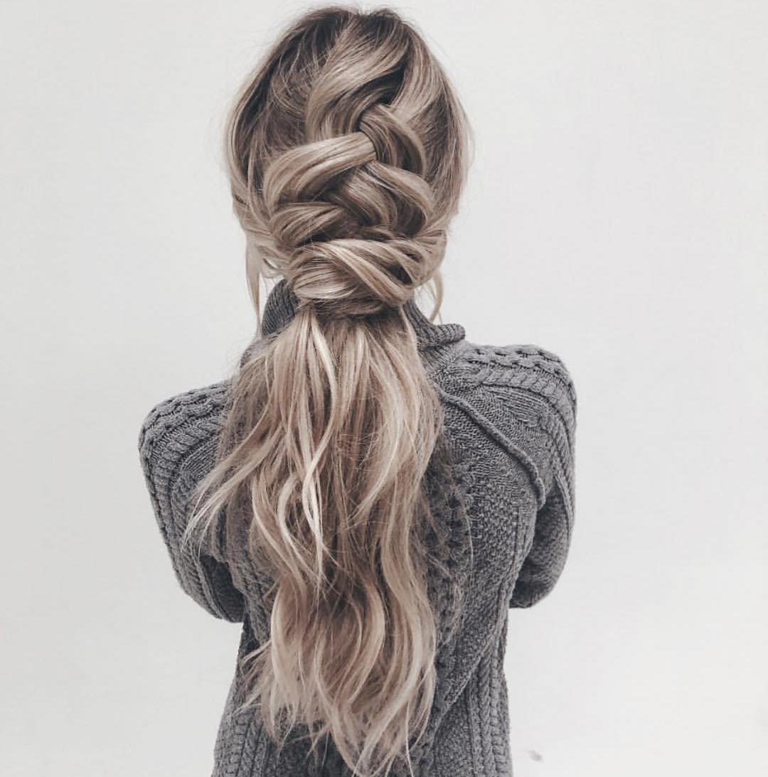 Modern ponytail hairstyle for long hair, easy horse tail Modern ponytail hairstyle for long hair, easy horse tail