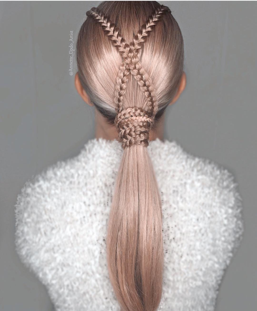 Modern ponytail hairstyle for long hair, easy horse tail Modern ponytail hairstyle for long hair, easy horse tail