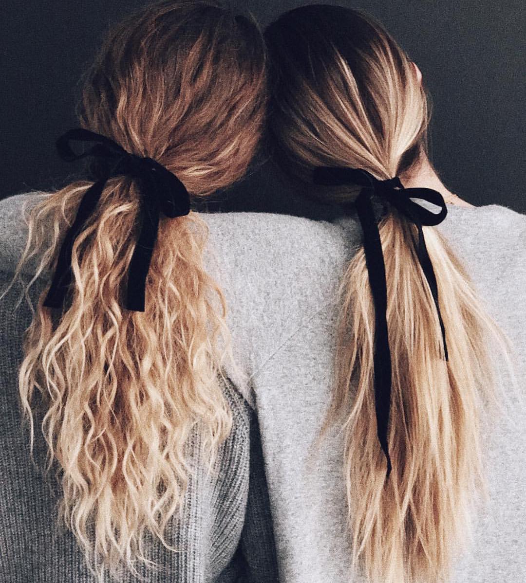 Modern ponytail hairstyle for long hair, easy horse tail Modern ponytail hairstyle for long hair, easy horse tail