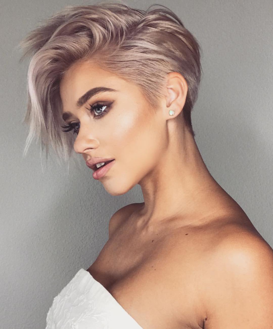A very short haircut for females, short pixie hairstyles and hairstyles A very short haircut for females, short pixie hairstyles and hairstyles