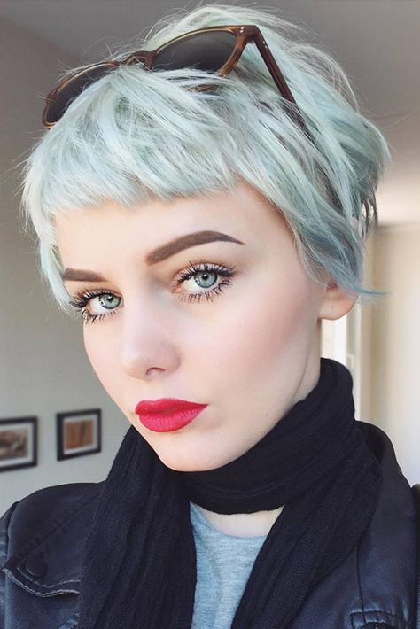 Hairstyles for women for explosions 