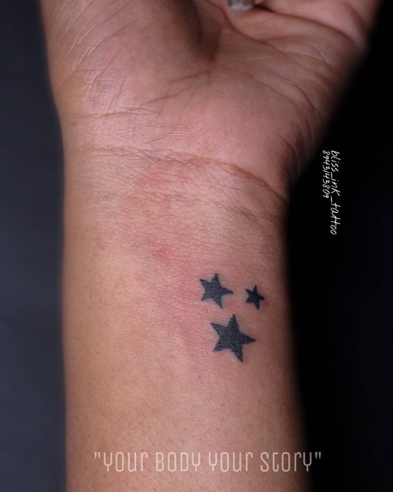 Tiny Star Tattoos: Minimalist Symbols of Hope and Guidance