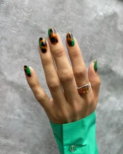 Be trendy this fall: fall 2025 nail designs for short and long square nails