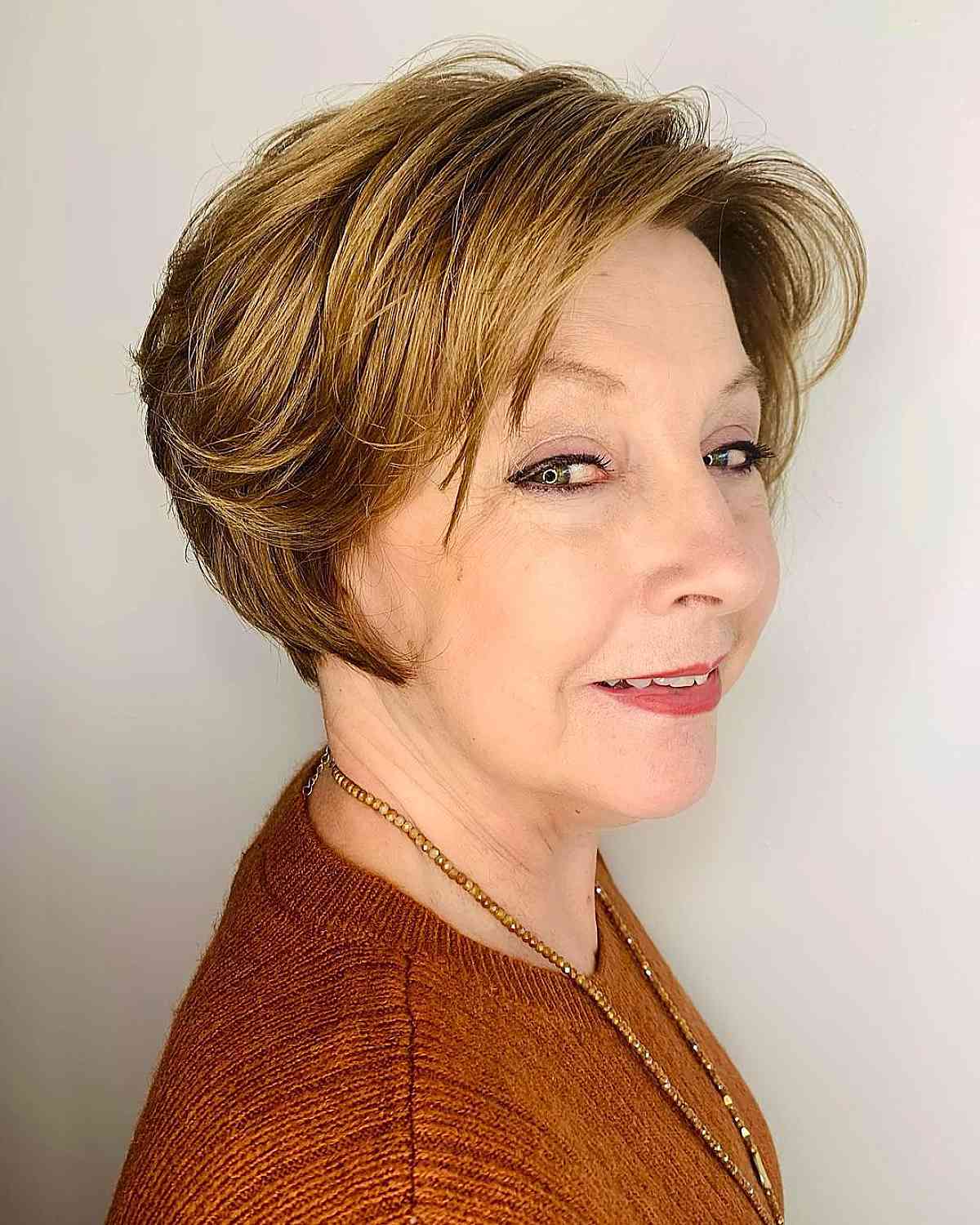 Dimensional golden honey highlights